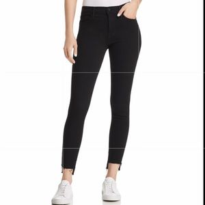 FRAME Le Skinny De Jeanne Raw Stagger Jeans 25
